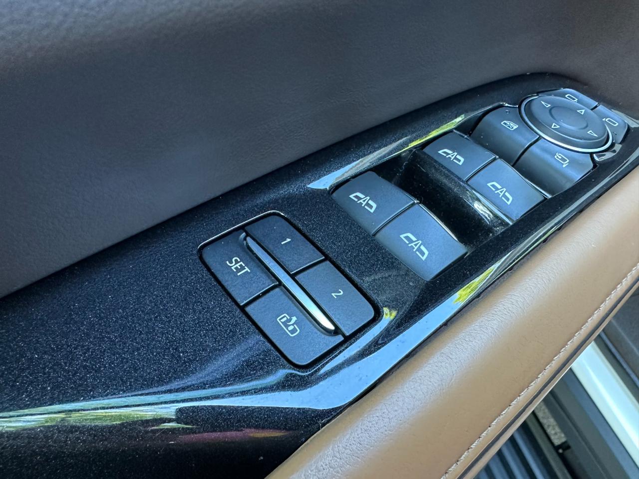 Cadillac Escalade ESV 2WD 4dr Sport 2021