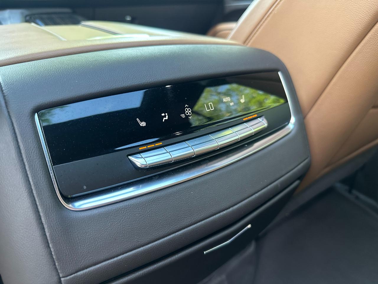 Cadillac Escalade ESV 2WD 4dr Sport 2021