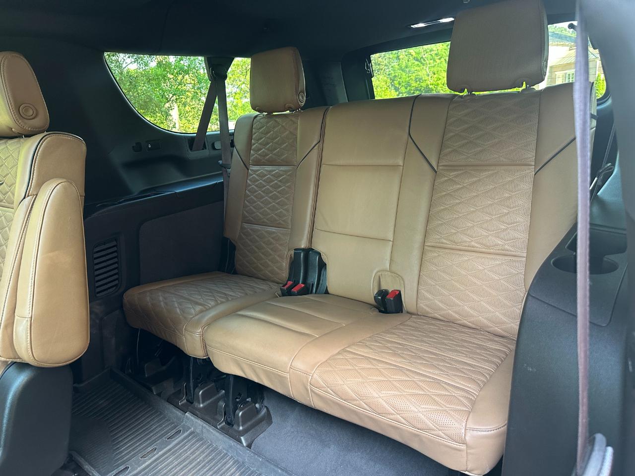 Cadillac Escalade ESV 2WD 4dr Sport 2021