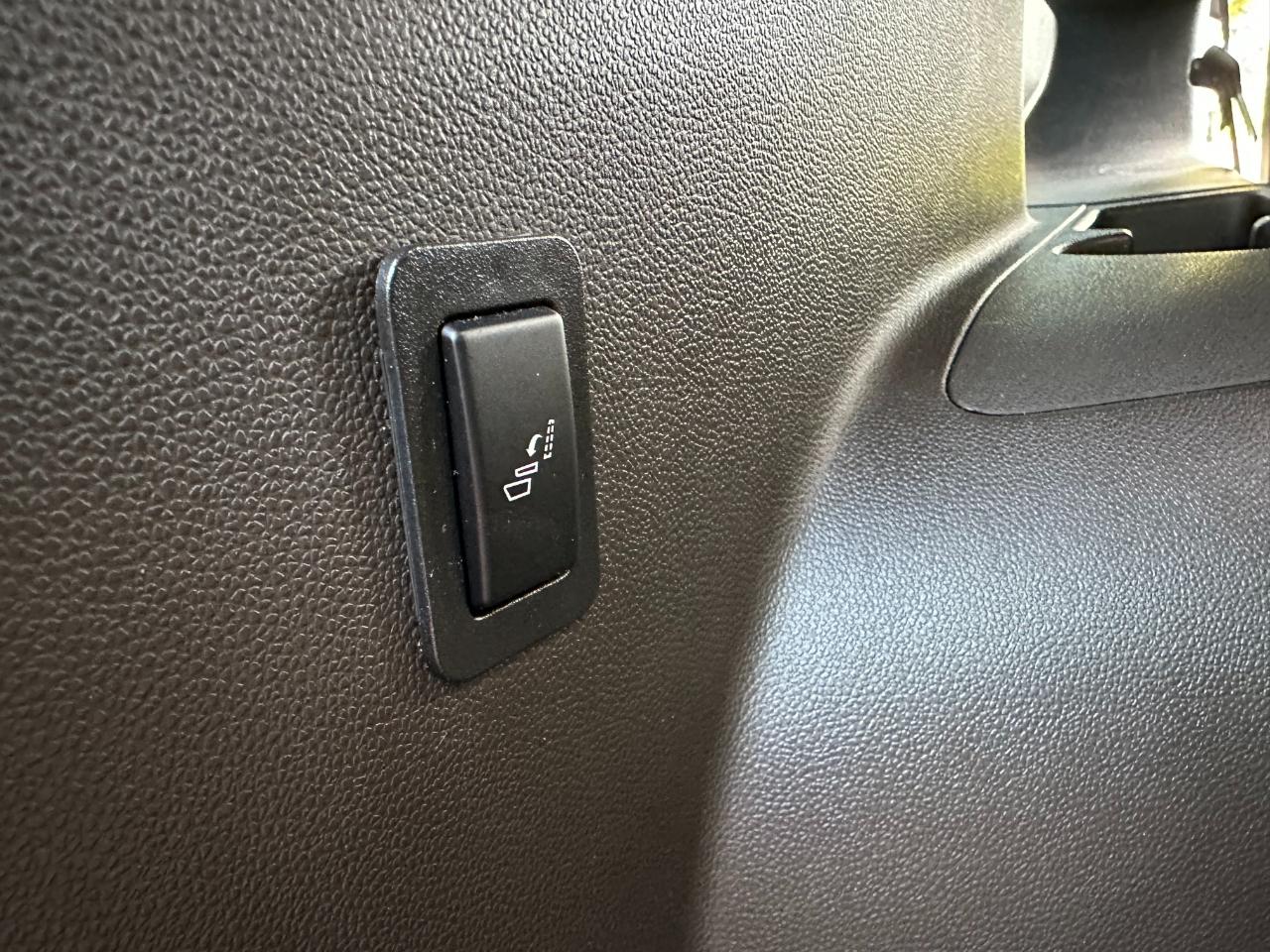 Cadillac Escalade ESV 2WD 4dr Sport 2021