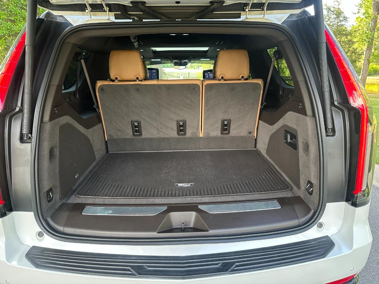 Cadillac Escalade ESV 2WD 4dr Sport 2021