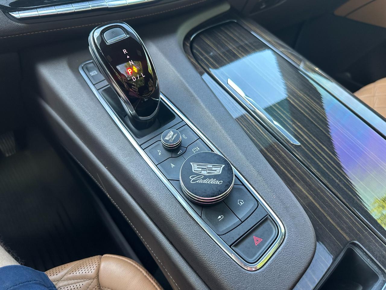 Cadillac Escalade ESV 2WD 4dr Sport 2021