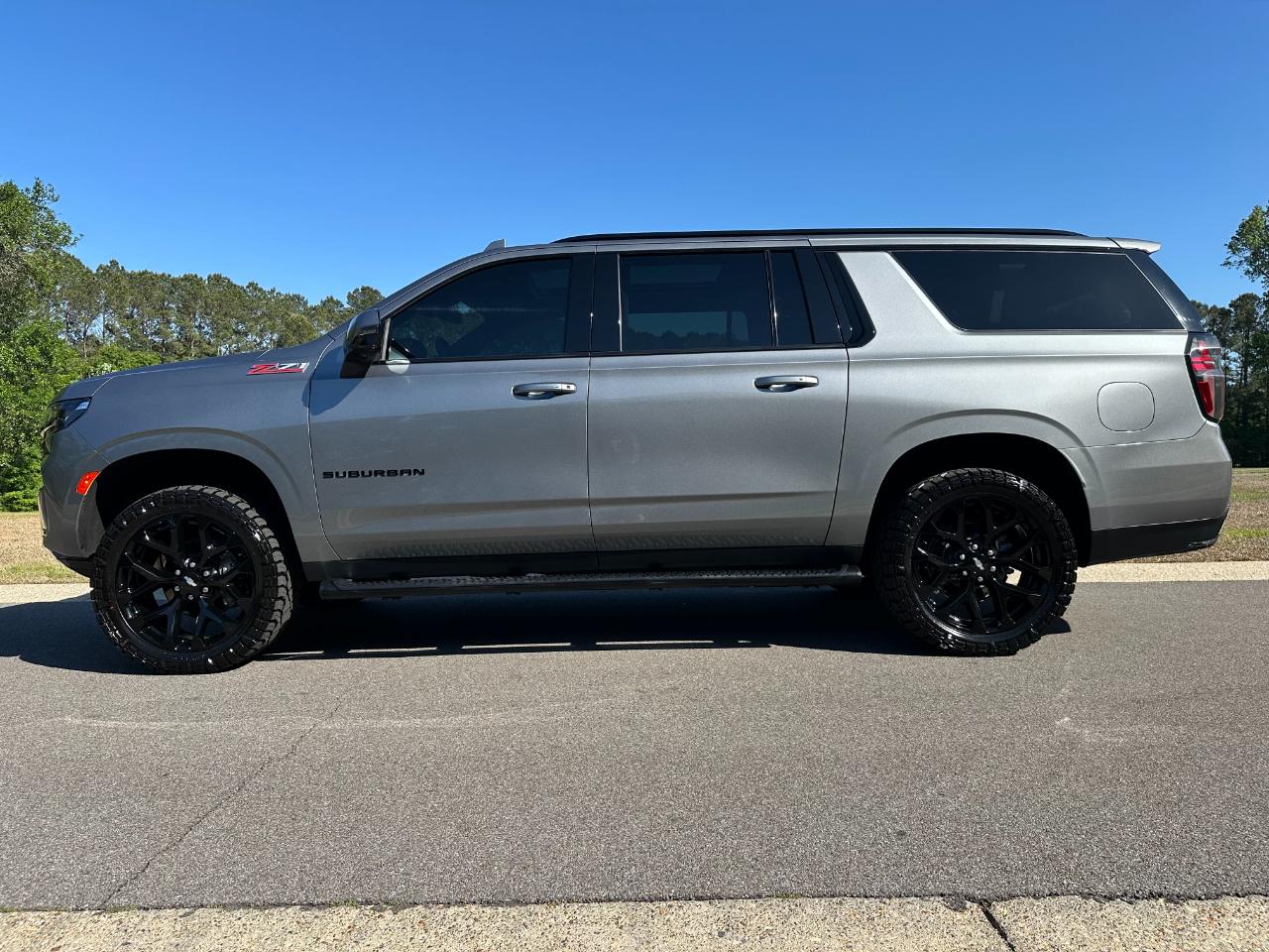 Chevrolet Suburban 4WD 4dr Z71 2022