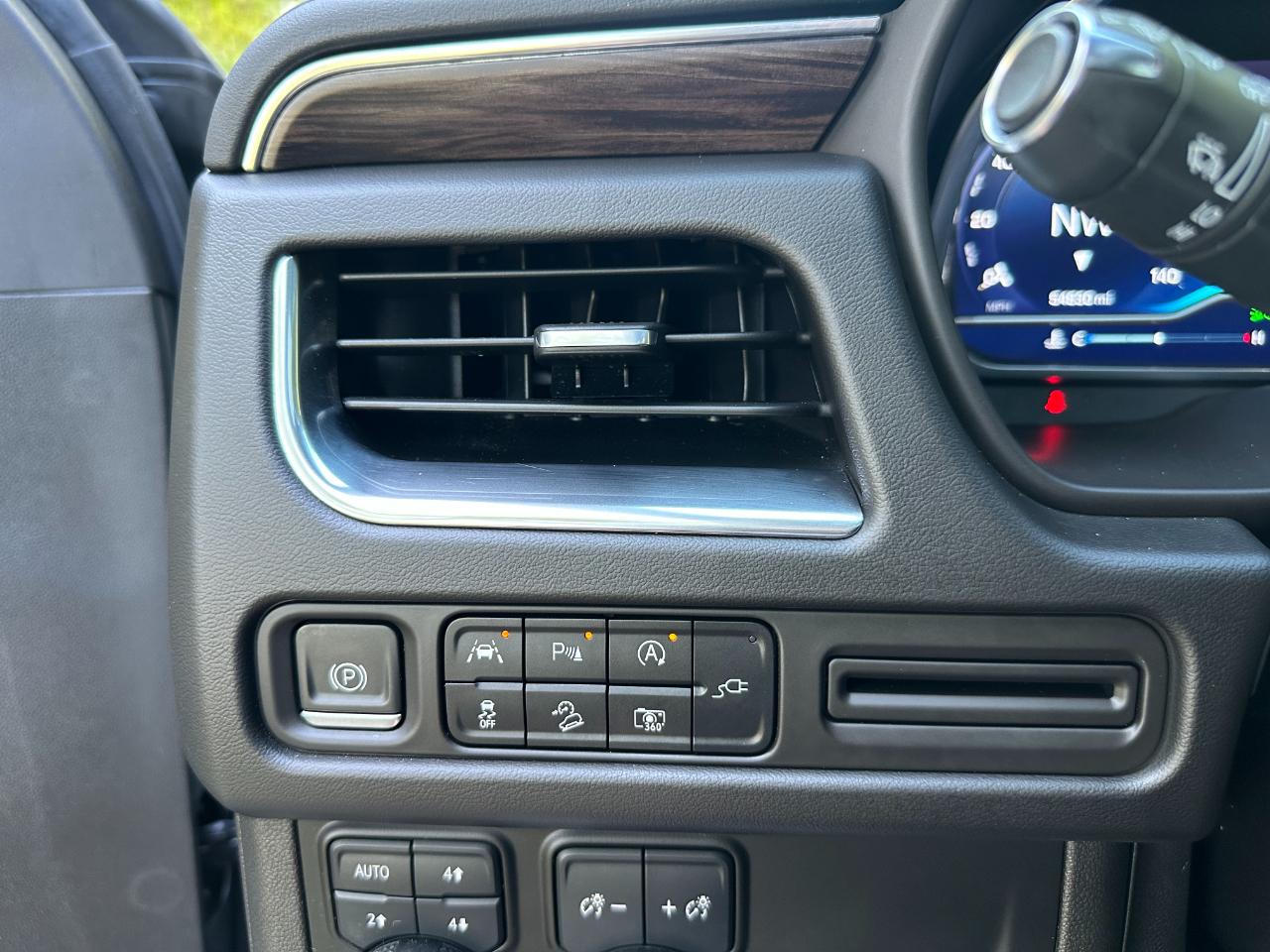 Chevrolet Suburban 4WD 4dr Z71 2022