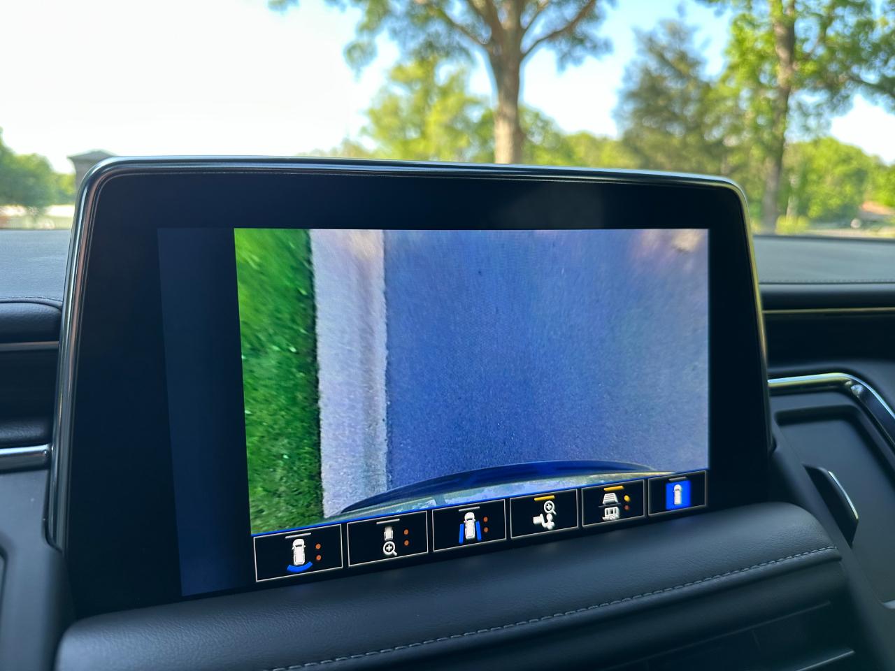 Chevrolet Suburban 4WD 4dr Z71 2022