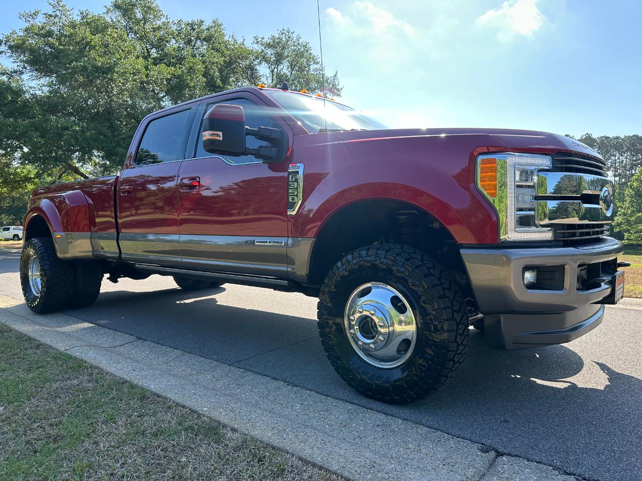 Ford Super Duty F-350 DRW King Ranch 4WD Crew Cab 8' Box 2019