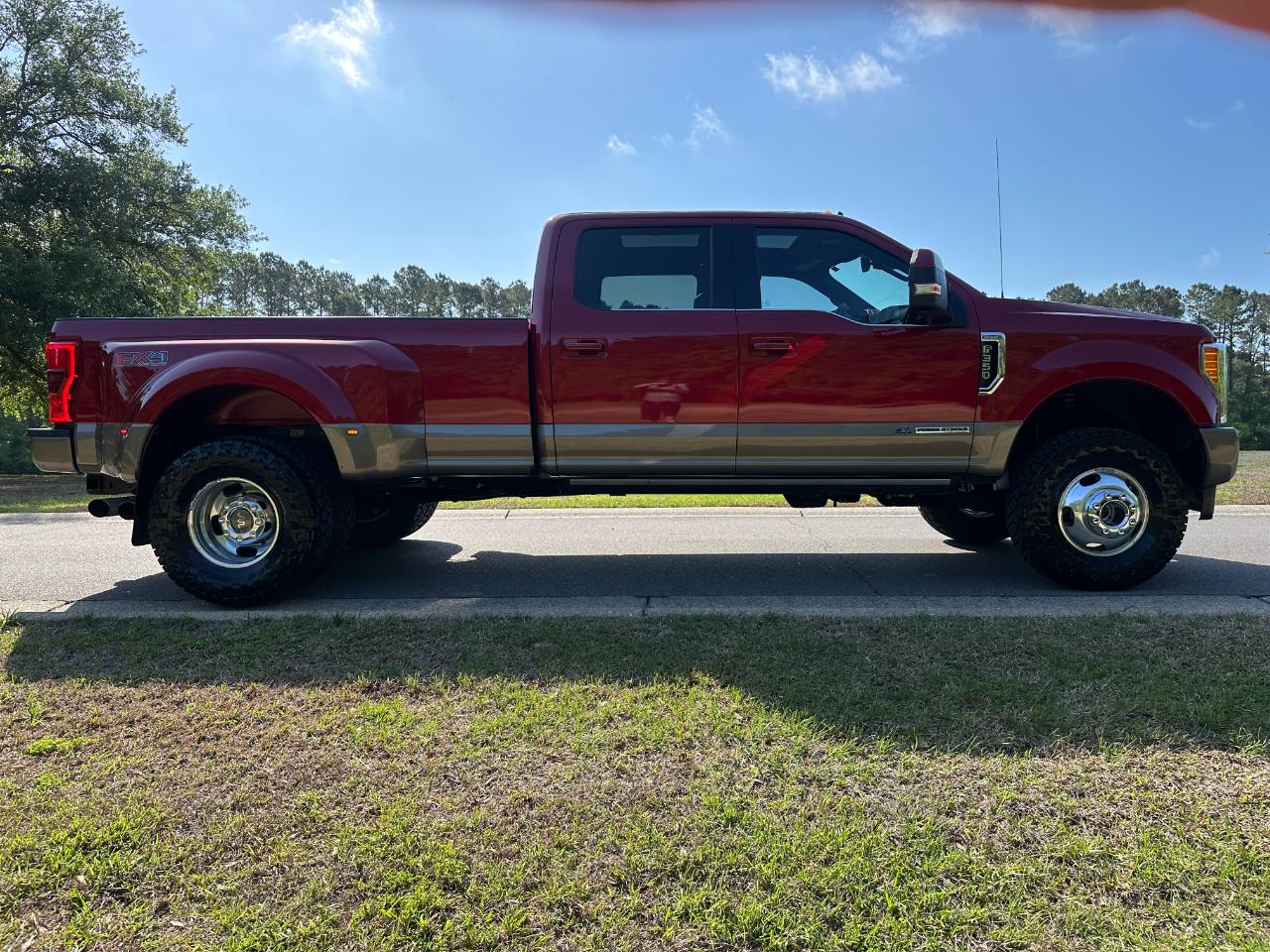 Ford Super Duty F-350 DRW King Ranch 4WD Crew Cab 8' Box 2019