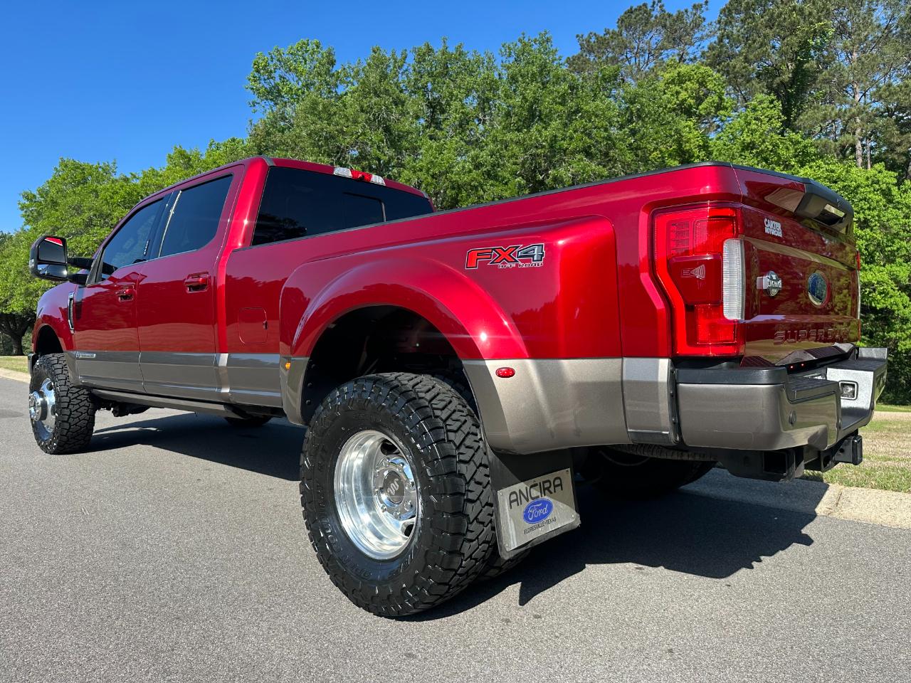 Ford Super Duty F-350 DRW King Ranch 4WD Crew Cab 8' Box 2019