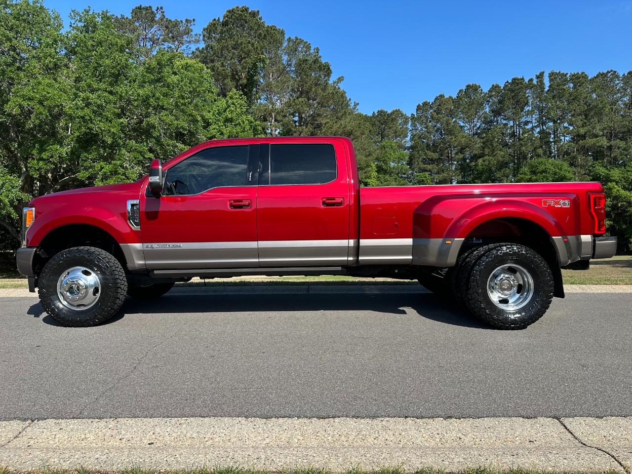 Ford Super Duty F-350 DRW King Ranch 4WD Crew Cab 8' Box 2019