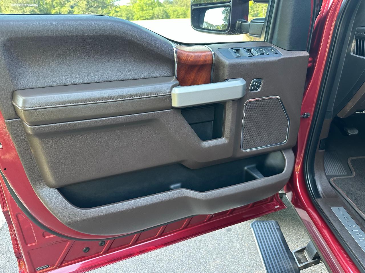 Ford Super Duty F-350 DRW King Ranch 4WD Crew Cab 8' Box 2019