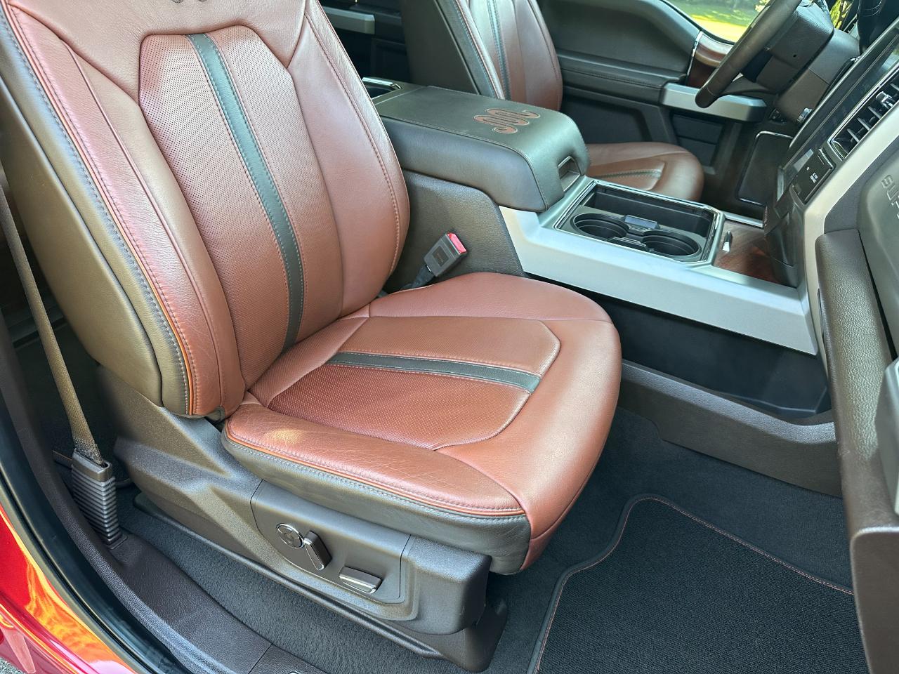 Ford Super Duty F-350 DRW King Ranch 4WD Crew Cab 8' Box 2019