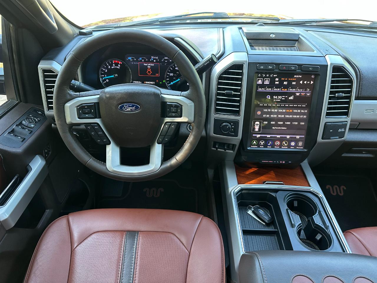 Ford Super Duty F-350 DRW King Ranch 4WD Crew Cab 8' Box 2019