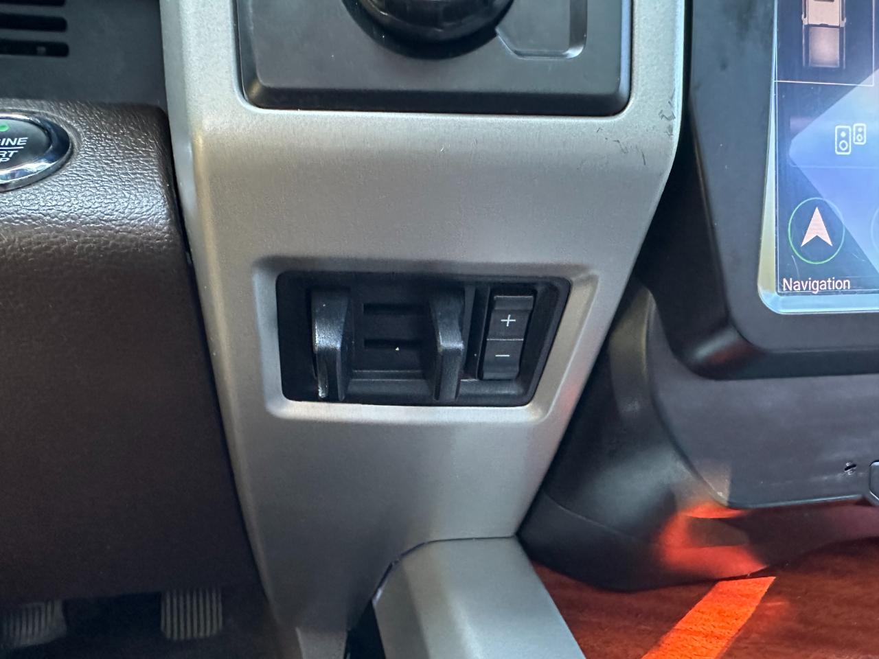 Ford Super Duty F-350 DRW King Ranch 4WD Crew Cab 8' Box 2019