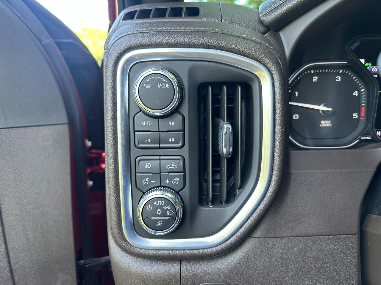 GMC Sierra 3500HD 4WD Crew Cab 172" Denali 2022