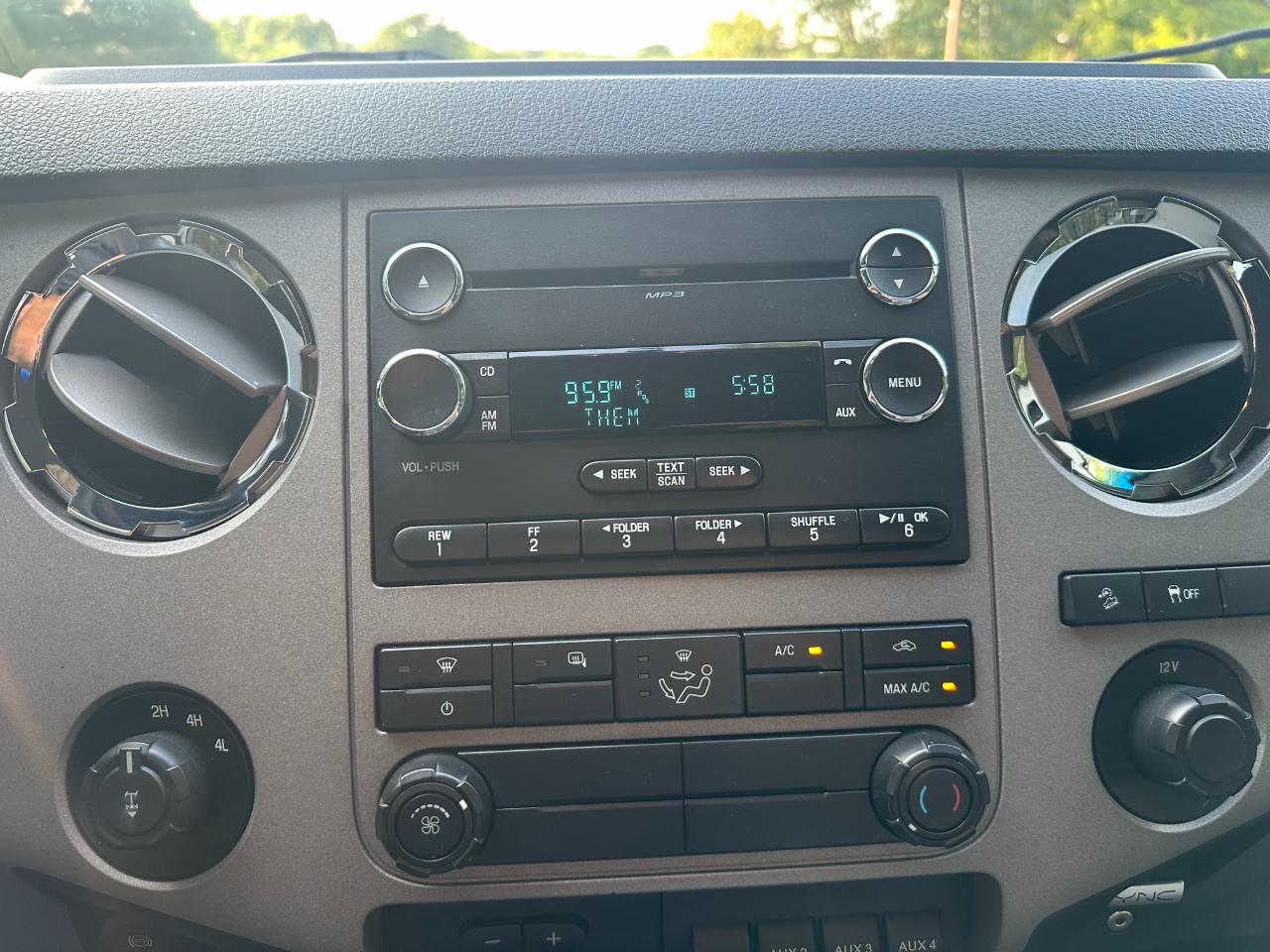 Ford Super Duty F-250 SRW 4WD Crew Cab 156" XLT 2016