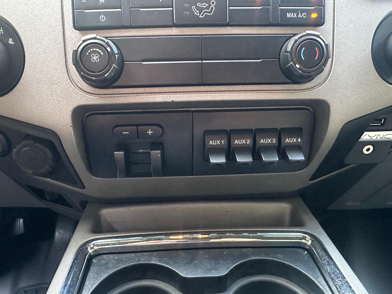 Ford Super Duty F-250 SRW 4WD Crew Cab 156" XLT 2016