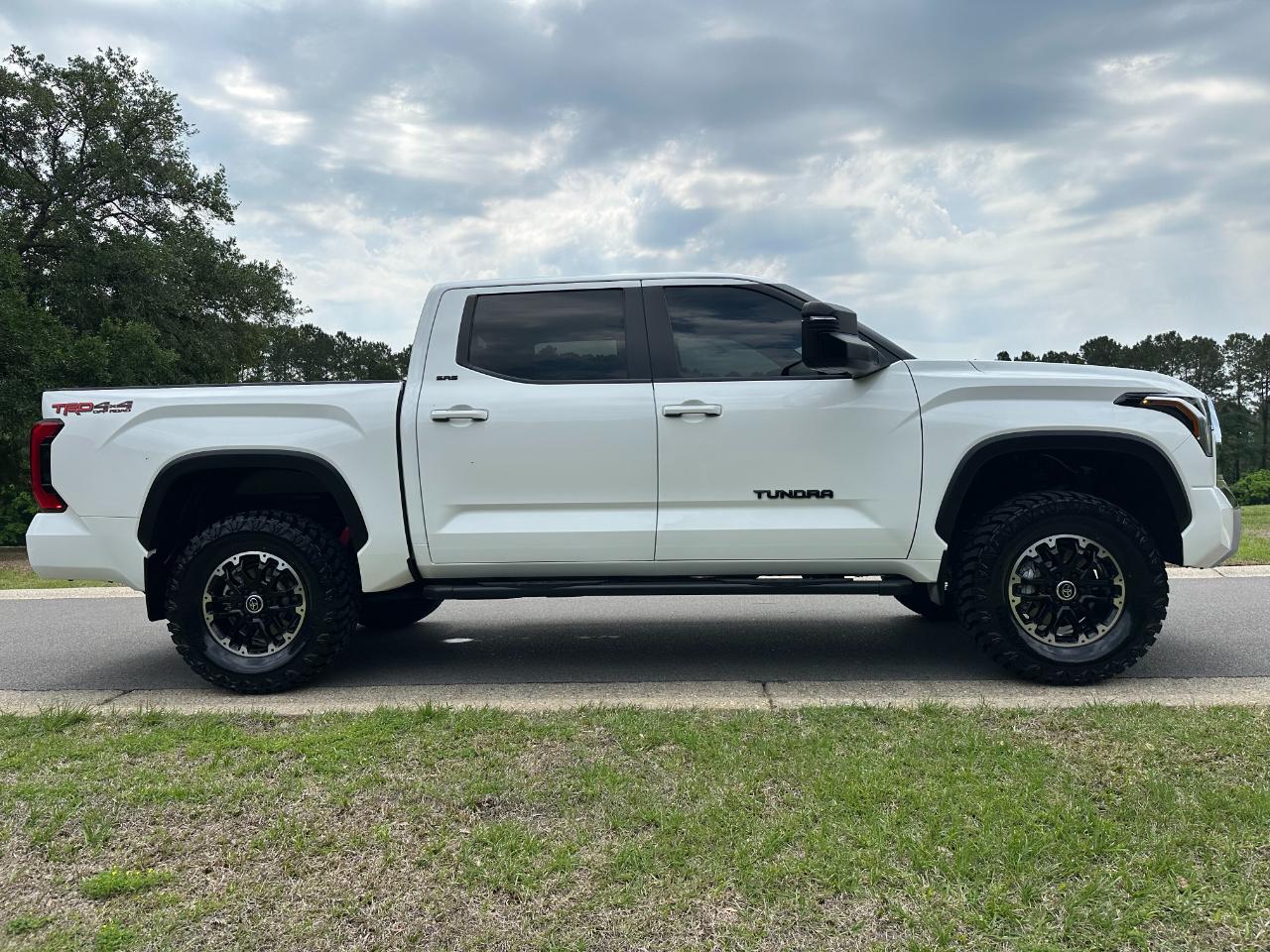 Toyota Tundra 4WD SR5 CrewMax 5.5' Bed (Natl) 2024