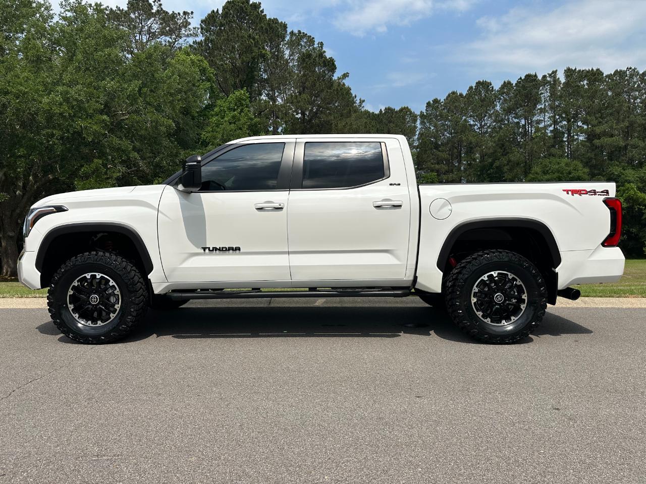 Toyota Tundra 4WD SR5 CrewMax 5.5' Bed (Natl) 2024