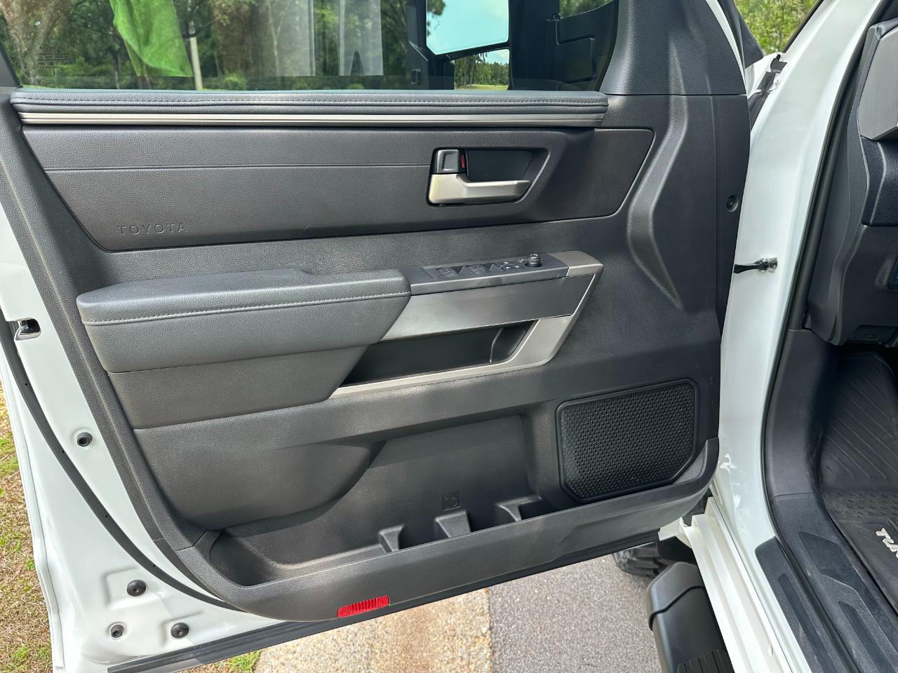 Toyota Tundra 4WD SR5 CrewMax 5.5' Bed (Natl) 2024