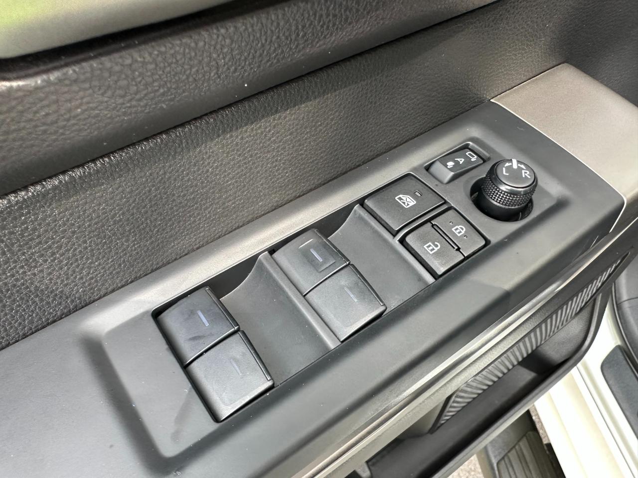 Toyota Tundra 4WD SR5 CrewMax 5.5' Bed (Natl) 2024