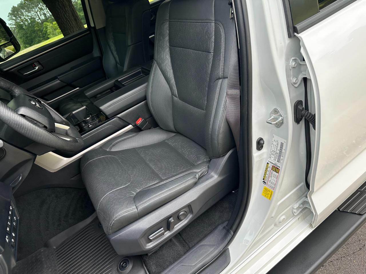 Toyota Tundra 4WD SR5 CrewMax 5.5' Bed (Natl) 2024