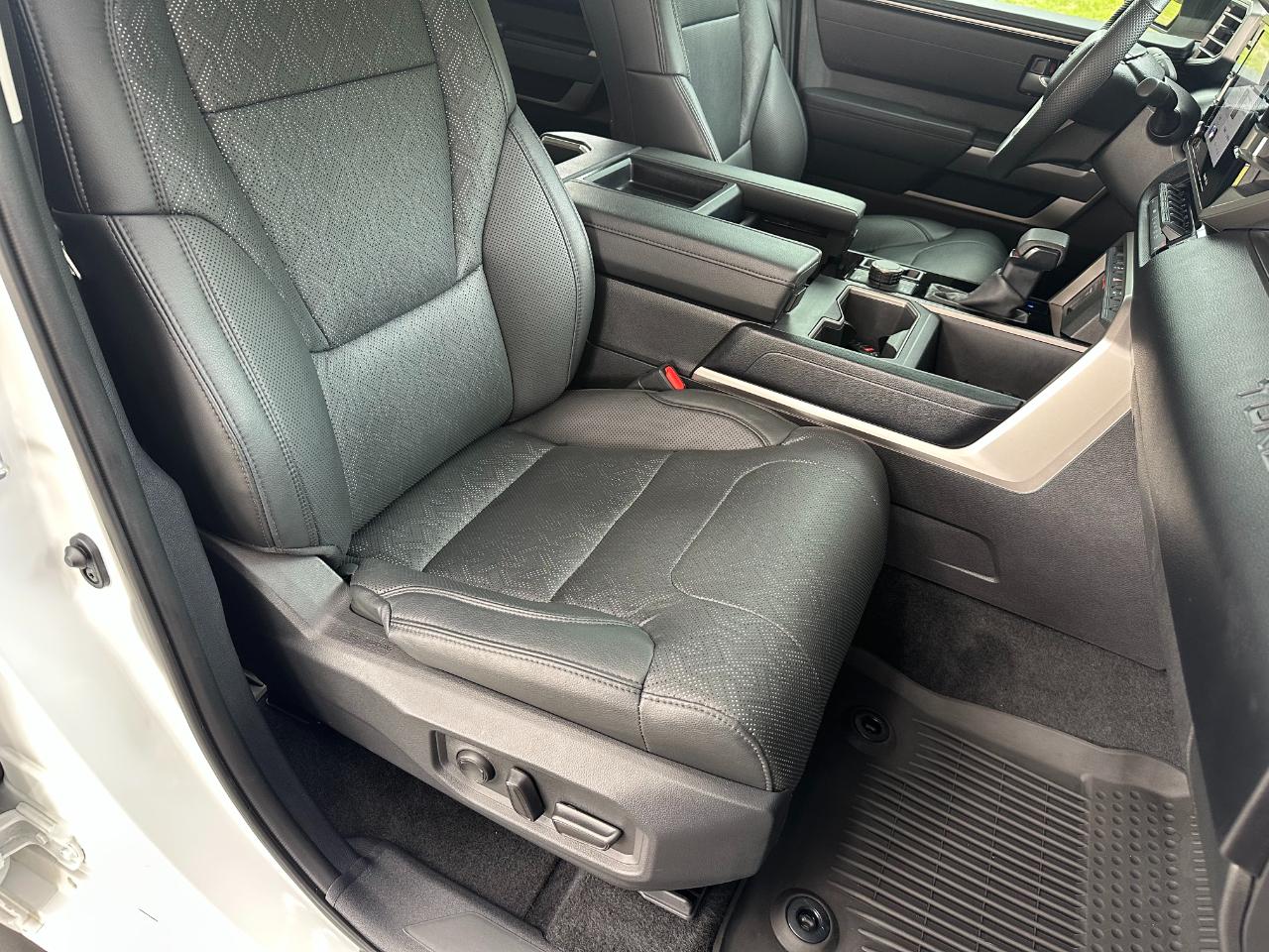 Toyota Tundra 4WD SR5 CrewMax 5.5' Bed (Natl) 2024