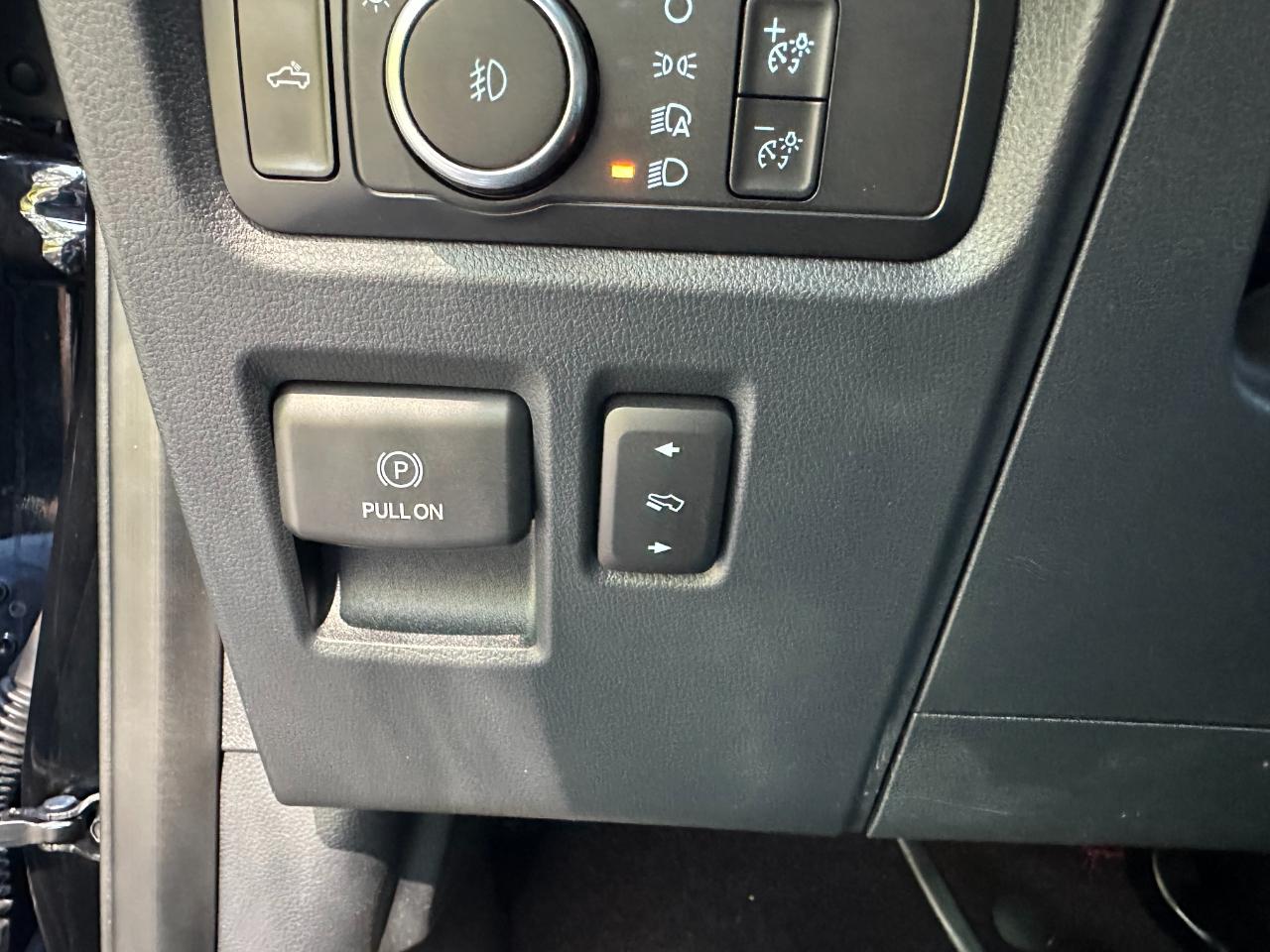 Ford F-150 Platinum 4WD SuperCrew 5.5' Box 2022