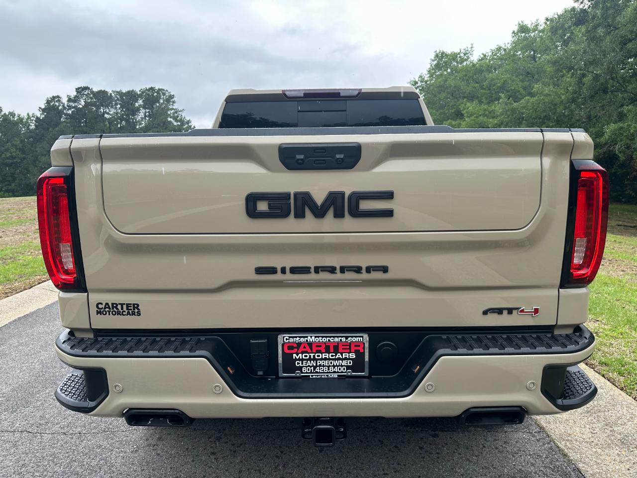 GMC Sierra 1500 4WD Crew Cab 147" AT4 2023