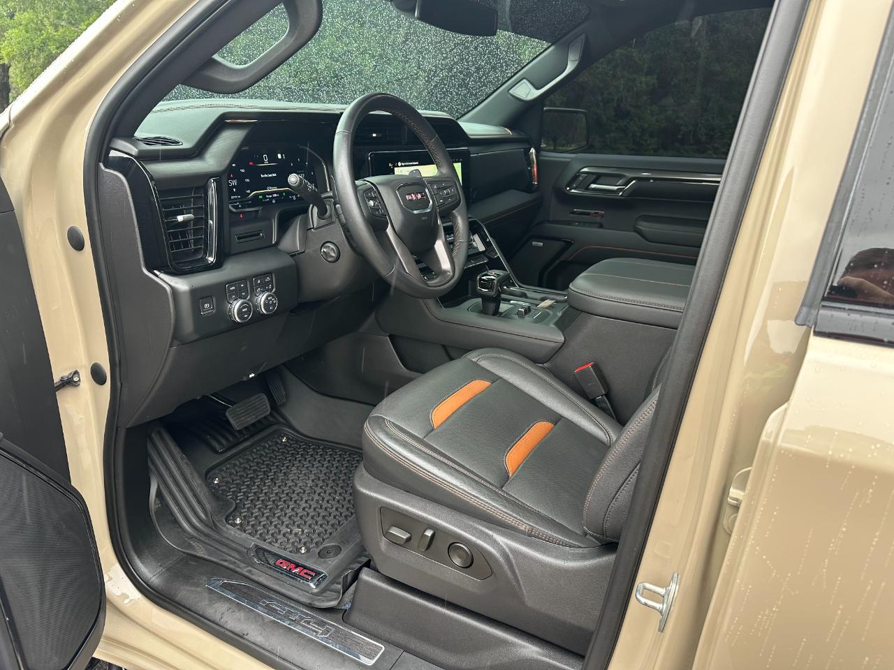 GMC Sierra 1500 4WD Crew Cab 147" AT4 2023