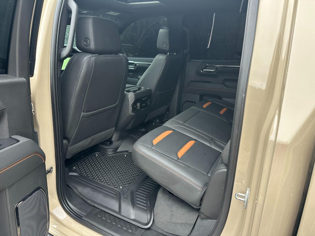 GMC Sierra 1500 4WD Crew Cab 147" AT4 2023
