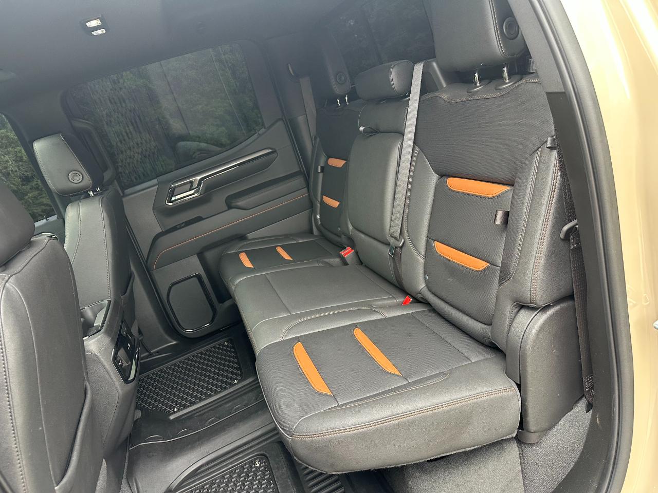 GMC Sierra 1500 4WD Crew Cab 147" AT4 2023