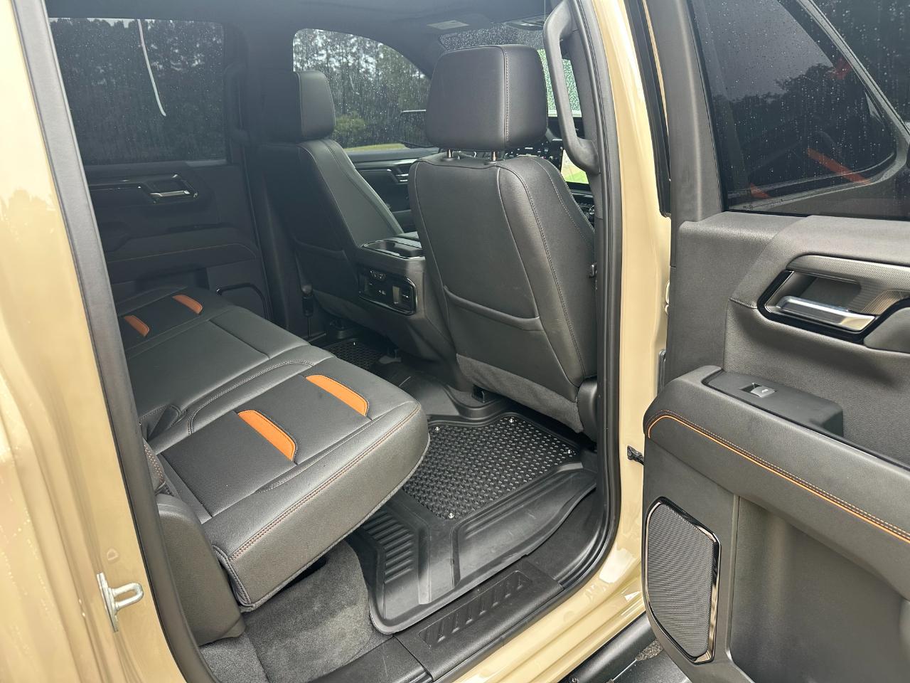 GMC Sierra 1500 4WD Crew Cab 147" AT4 2023