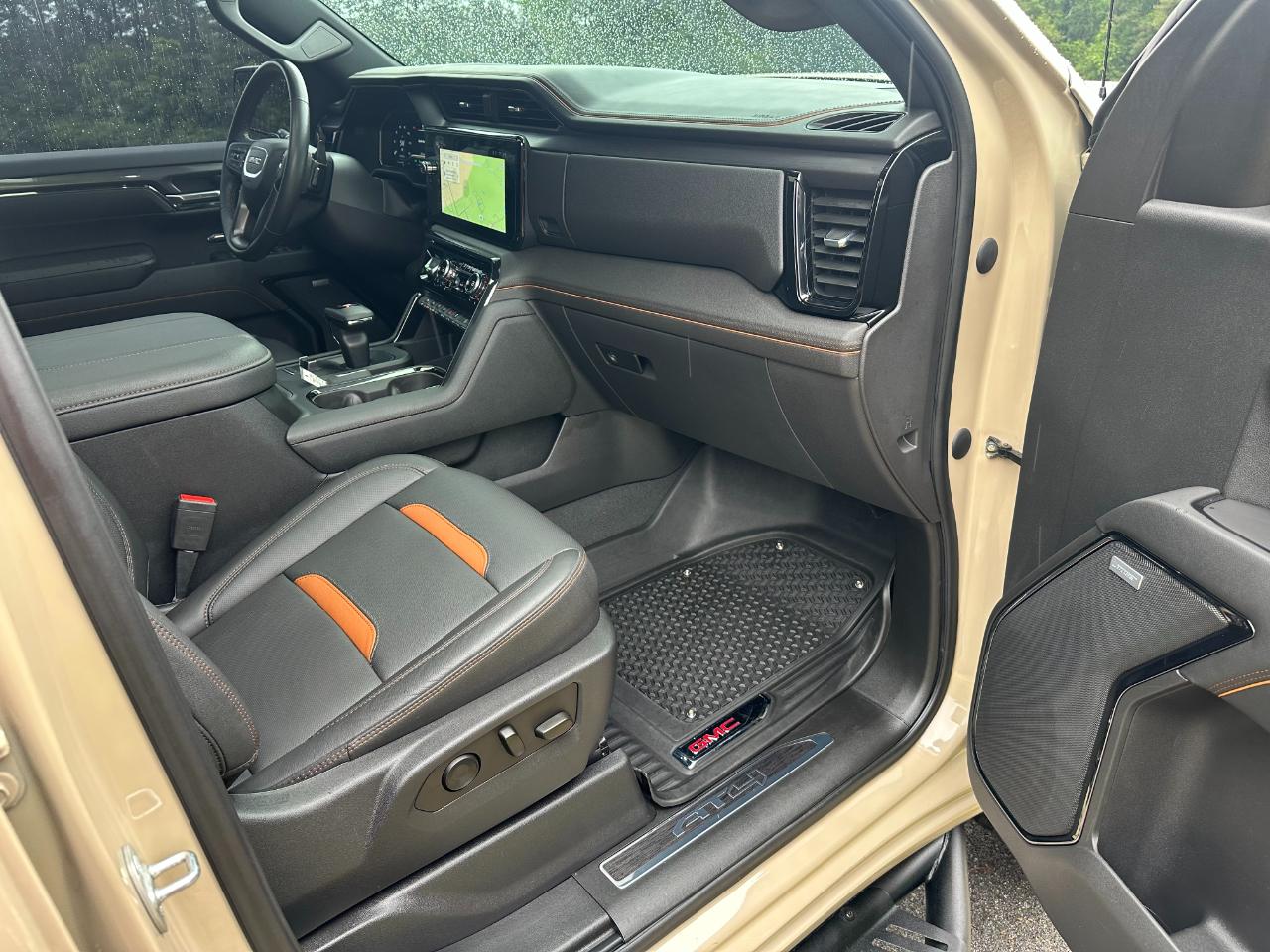 GMC Sierra 1500 4WD Crew Cab 147" AT4 2023