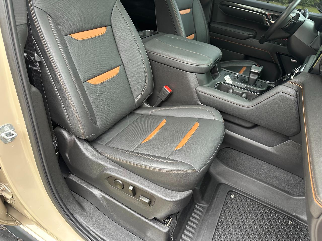 GMC Sierra 1500 4WD Crew Cab 147" AT4 2023