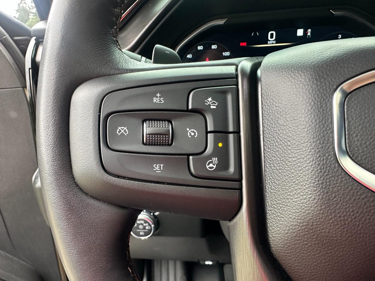 GMC Sierra 1500 4WD Crew Cab 147" AT4 2023