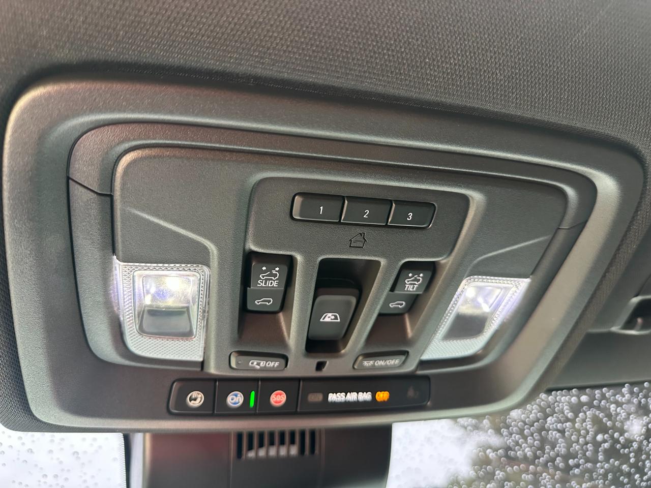GMC Sierra 1500 4WD Crew Cab 147" AT4 2023