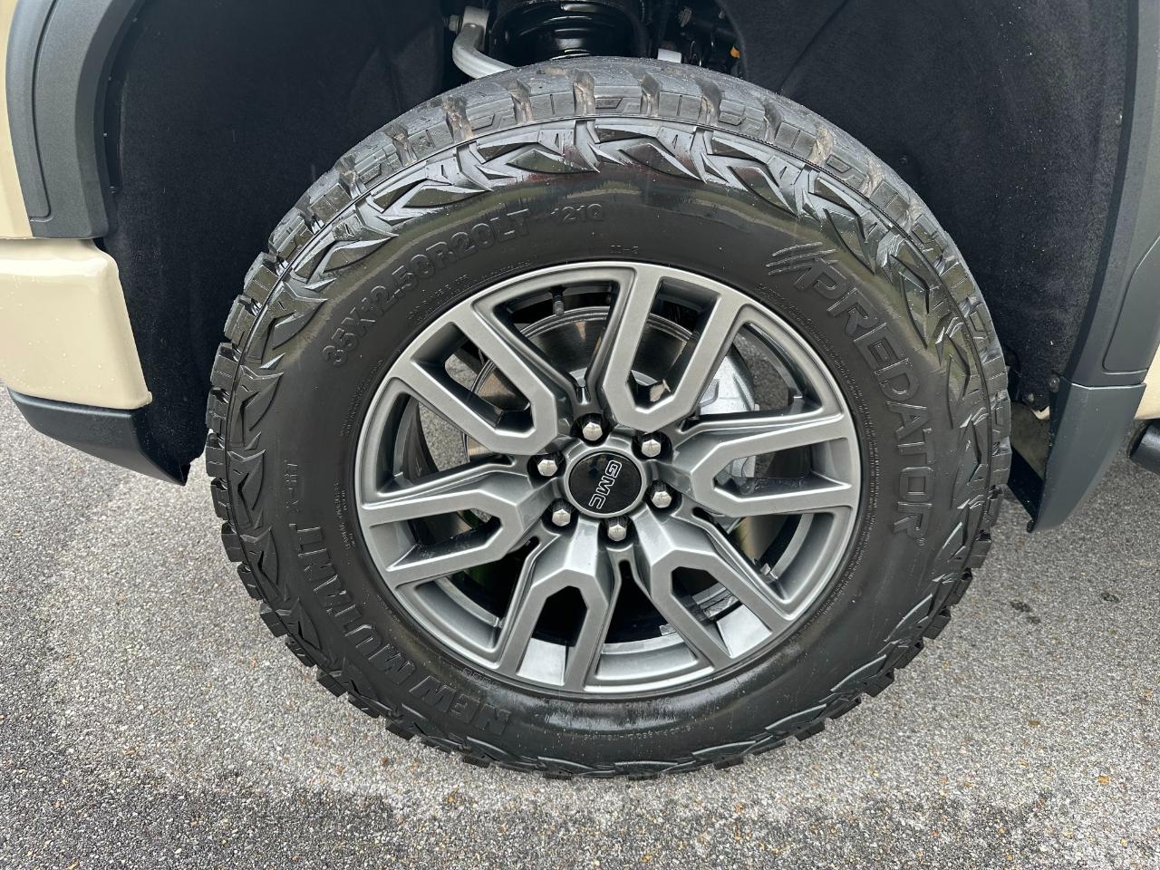 GMC Sierra 1500 4WD Crew Cab 147" AT4 2023