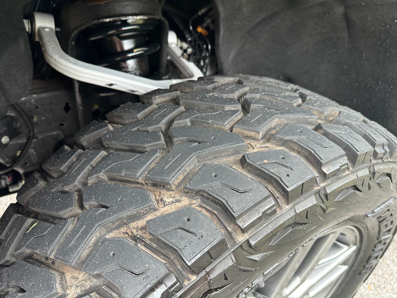 GMC Sierra 1500 4WD Crew Cab 147" AT4 2023