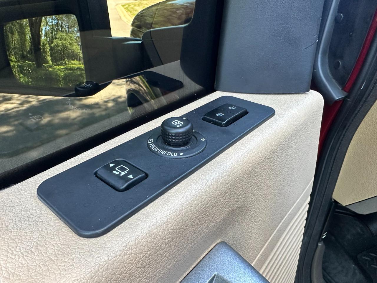 Ford Super Duty F-250 SRW 4WD Crew Cab 156" Lariat 2015