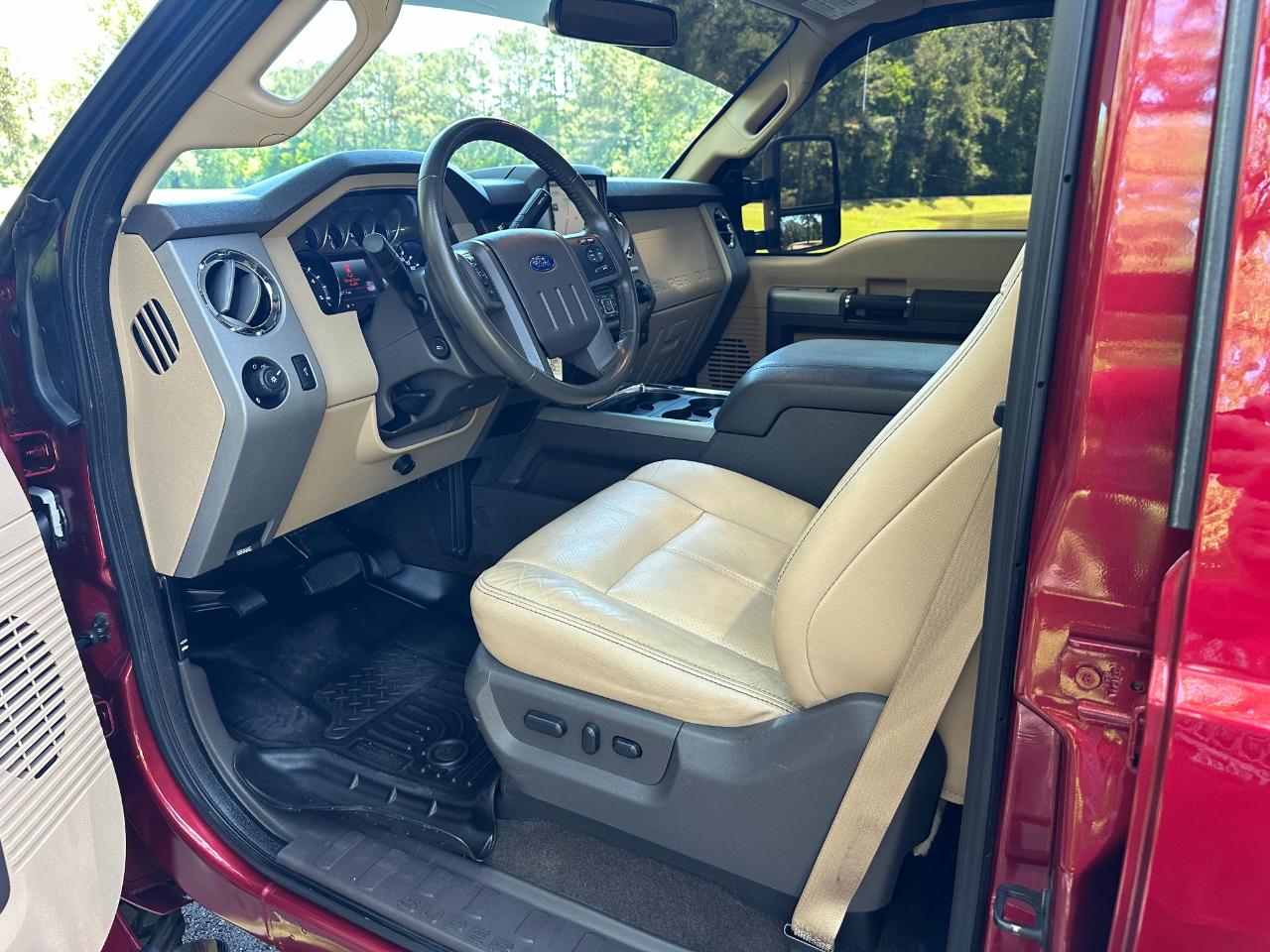 Ford Super Duty F-250 SRW 4WD Crew Cab 156" Lariat 2015