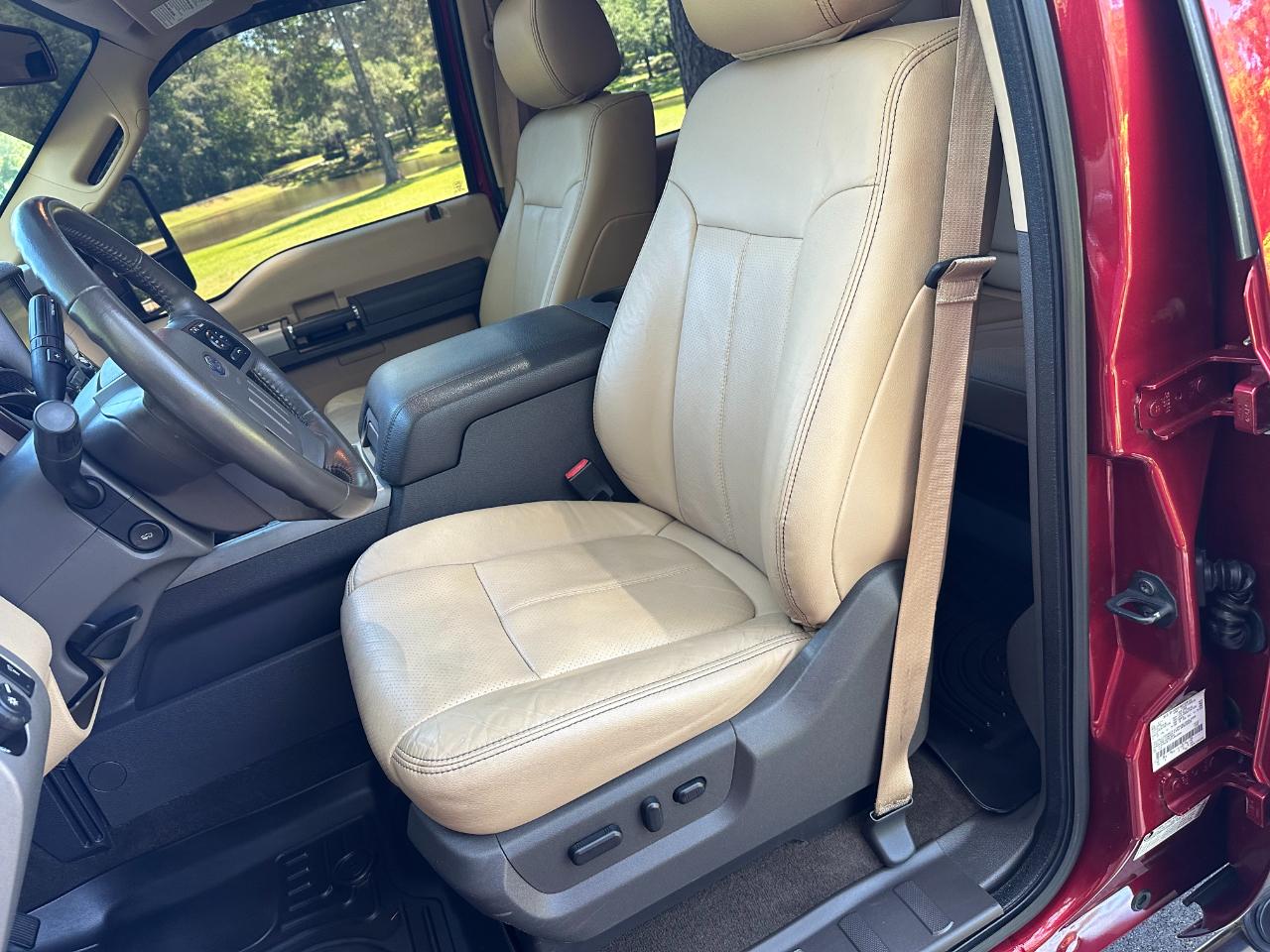 Ford Super Duty F-250 SRW 4WD Crew Cab 156" Lariat 2015