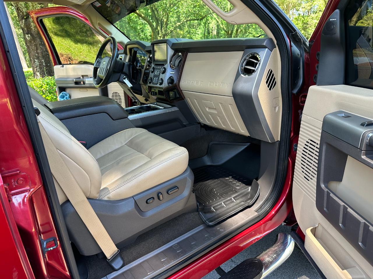 Ford Super Duty F-250 SRW 4WD Crew Cab 156" Lariat 2015