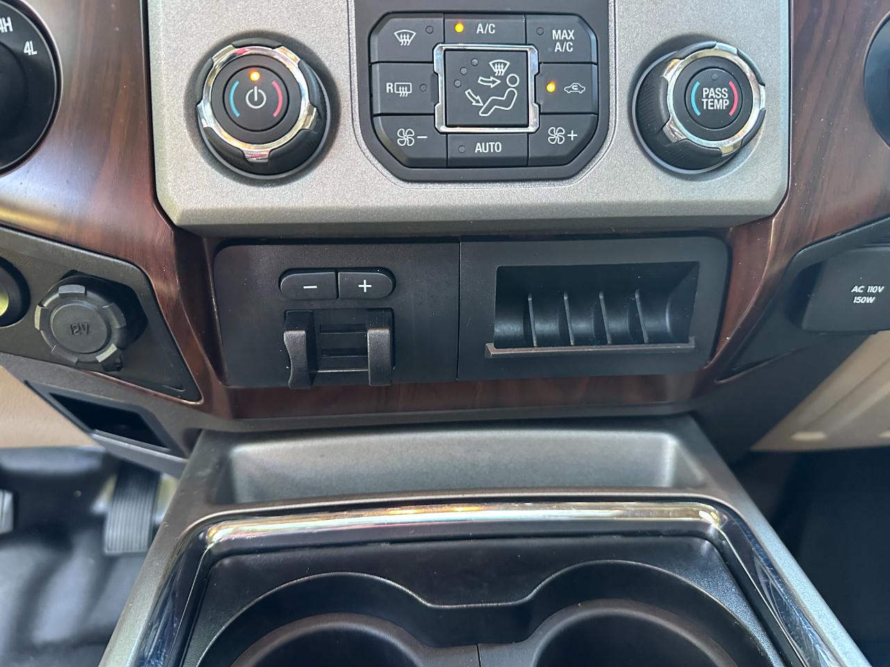 Ford Super Duty F-250 SRW 4WD Crew Cab 156" Lariat 2015