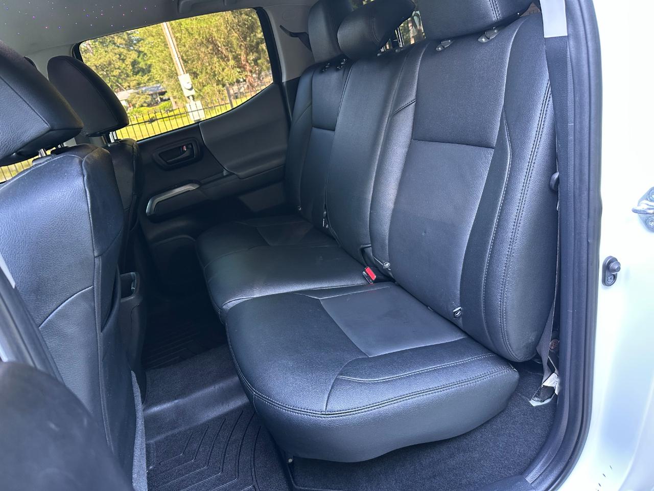 Toyota Tacoma 4WD SR5 Double Cab 5' Bed V6 AT (Natl) 2021