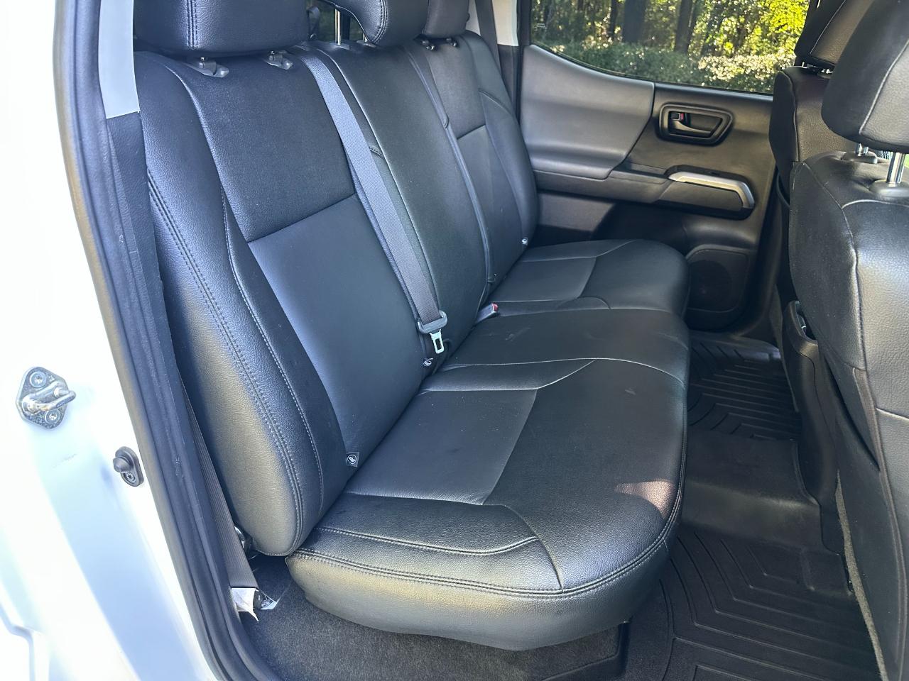 Toyota Tacoma 4WD SR5 Double Cab 5' Bed V6 AT (Natl) 2021