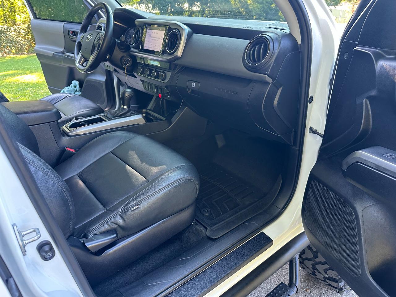 Toyota Tacoma 4WD SR5 Double Cab 5' Bed V6 AT (Natl) 2021