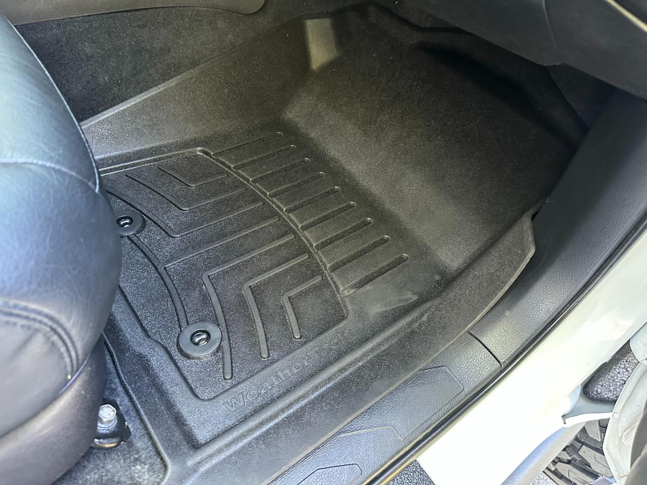 Toyota Tacoma 4WD SR5 Double Cab 5' Bed V6 AT (Natl) 2021