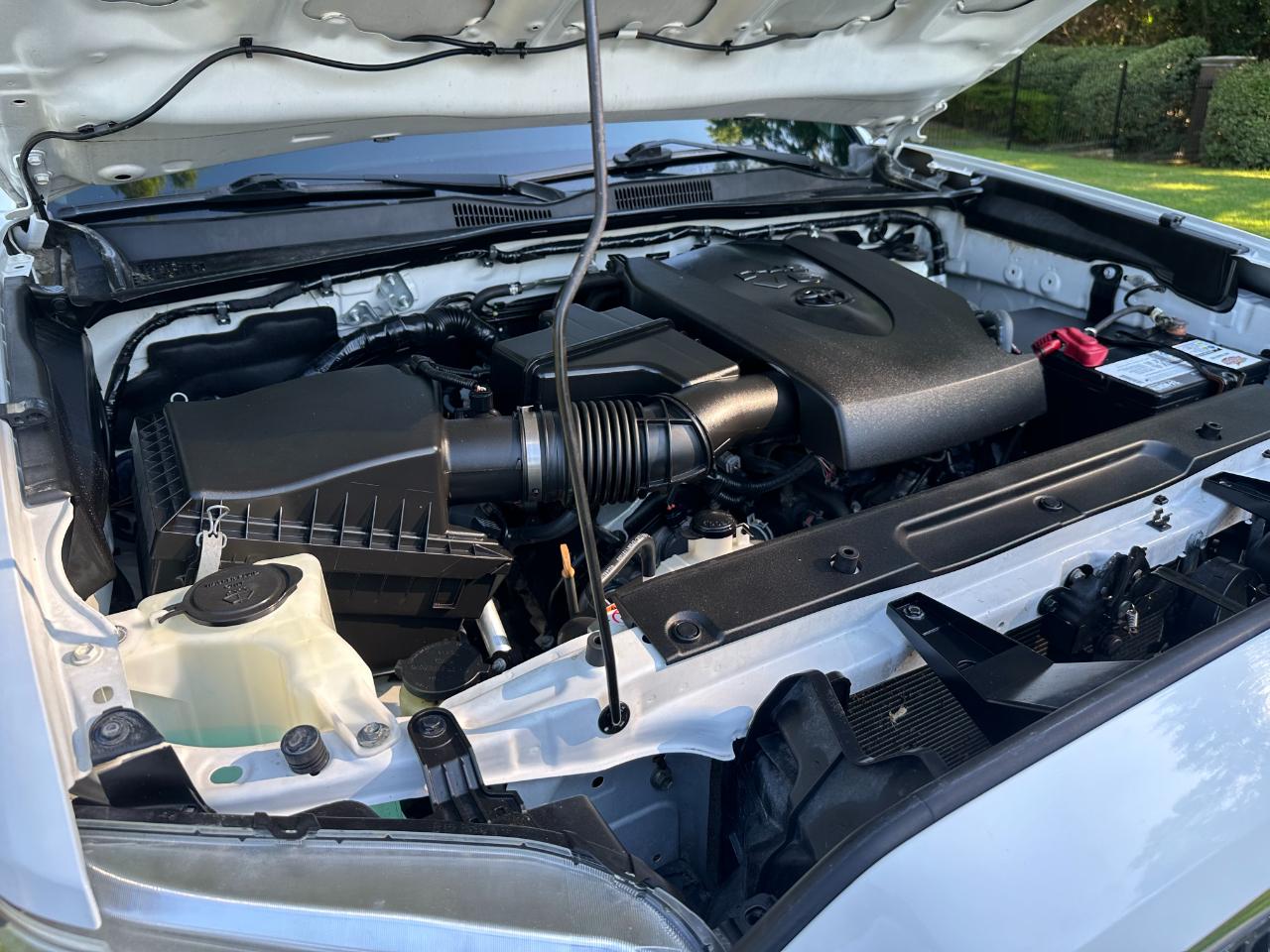 Toyota Tacoma 4WD SR5 Double Cab 5' Bed V6 AT (Natl) 2021