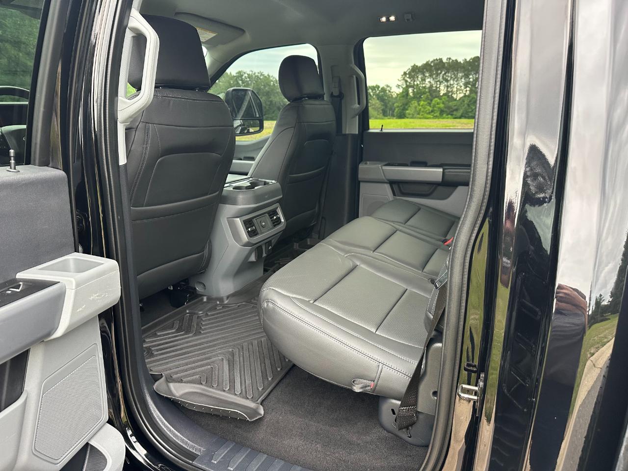 Ford Super Duty F-350 DRW XLT 4WD Crew Cab 8' Box 2024