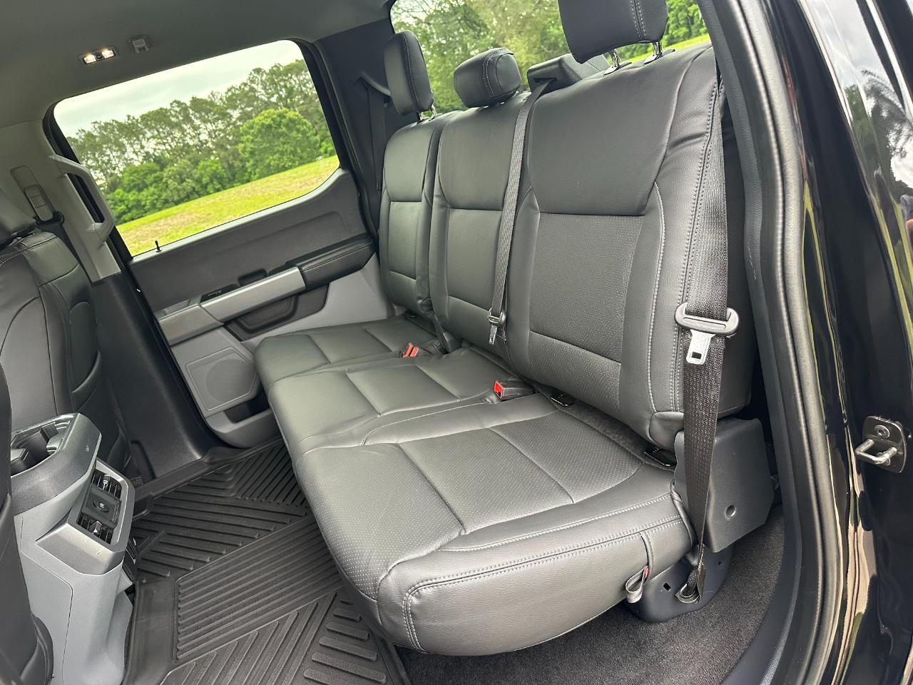 Ford Super Duty F-350 DRW XLT 4WD Crew Cab 8' Box 2024